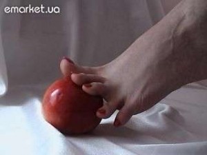 fotomodel-stupni-nog-dlja-izvestnykh-zarubezhnykh-zhurnalov-doneck